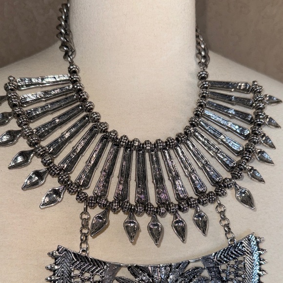 Stunning Tribal Large Statement Bib Necklace - Picture 10 of 12